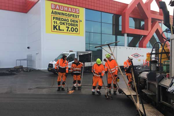 Colas udlagde asfalt på Bauhaus' nye p-plads