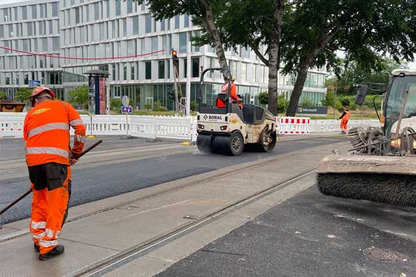 Colas udlægger asfalt ved Hovedstadens Letbane i Kgs. Lyngby