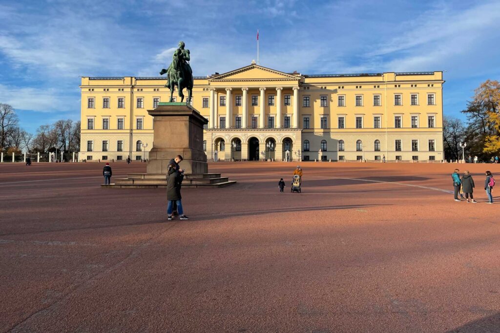 Overfladebelægning ved Kongeslottet i Oslo, udført af DOB